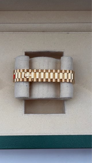 Rolex Datejust Oro 31mm Bisel Diamantes Esf. MOP