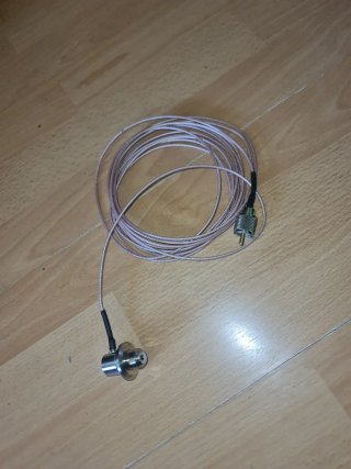 Cable de antena con conectores