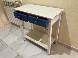 Mesita auxiliar restaurada estilo vintage