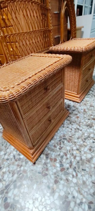 Juego cabezal y 2 mesitas de mimbre