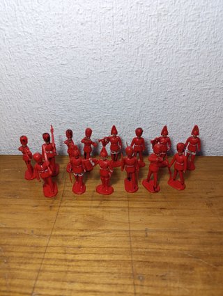Soldados Vintage Crescent Toys Rojos