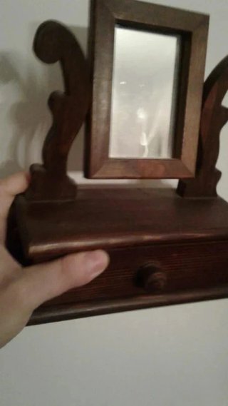 Vecchia scatola portagioie in legno