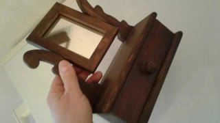 Vecchia scatola portagioie in legno