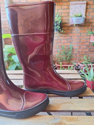 Botas de agua Furla granate talla 39
