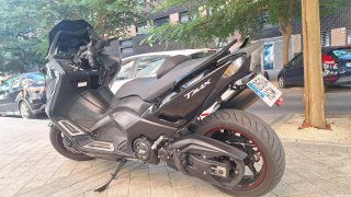 Yamaha TMAX Maxi Scooter Negra