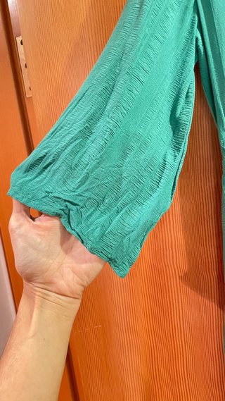 Vestido mini verde manga 3/4 cruzado