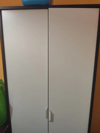 Lote Muebles y Ropa Segunda Mano