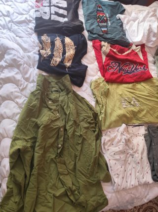 Lote Muebles y Ropa Segunda Mano