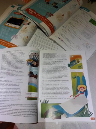 Libro de lengua 5 primaria SM Revuela. Tres libros