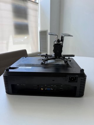 Proyector Acer Negro con pantalla