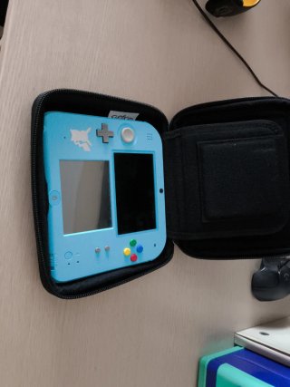 Consola 3DS Edición Especial Pokémon Sol y Luna.