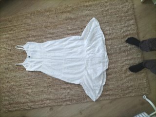 Vestido de verano blanco KOROSHI talla S