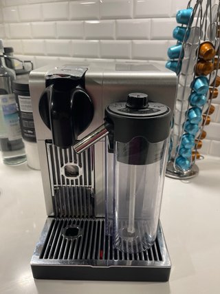 Cafetera Nespresso De Longhi EN750 MB