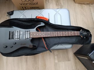 Guitarra Eléctrica CORT KX100 + Ampli Peavey