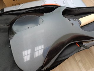 Guitarra Eléctrica CORT KX100 + Ampli Peavey