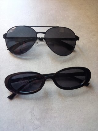Lote 2 Gafas de Sol una de Jim Negras