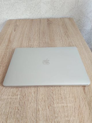 MacBook Pro 2018 Plata
