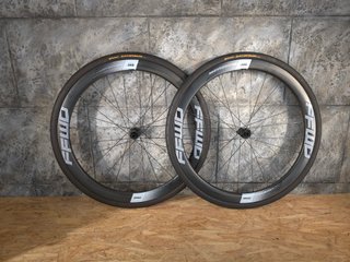 Ruedas FFWD RYOT Carbono
