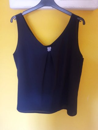 Conjunto Blusa Azul marino y Pantalón Estampado.