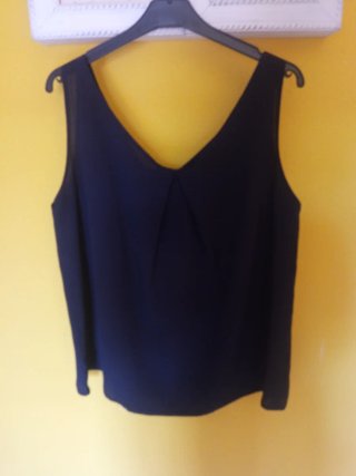 Conjunto Blusa Azul marino y Pantalón Estampado.