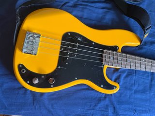 Bajo Eléctrico Mark Bass PB + Accesorios