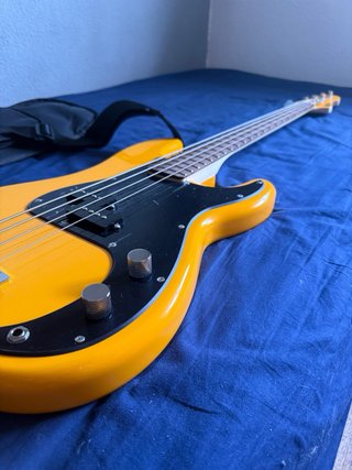 Bajo Eléctrico Mark Bass PB + Accesorios