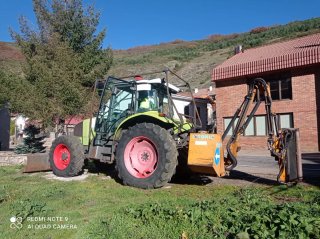 Tractor Class Ares 656RC
