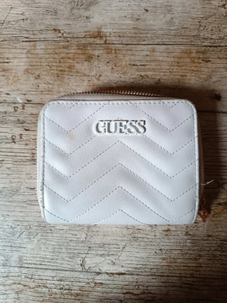 Portafoglio Guess bianco trapuntato