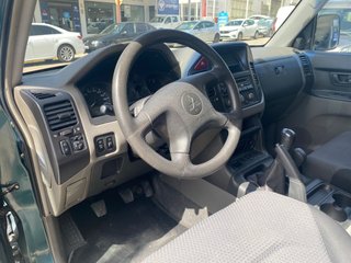 Mitsubishi Montero 2003