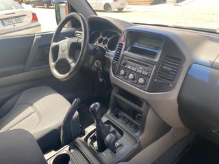 Mitsubishi Montero 2003