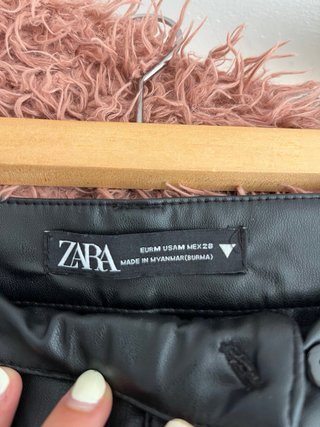 Shorts de cuero negro