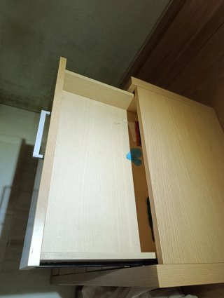 Cómoda de dormitorio con cajones