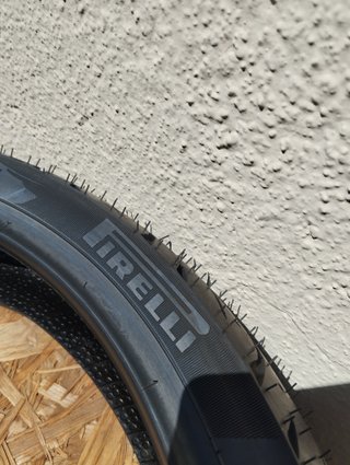 Neumático Pirelli Angel Scooter 110/70 R16 52S