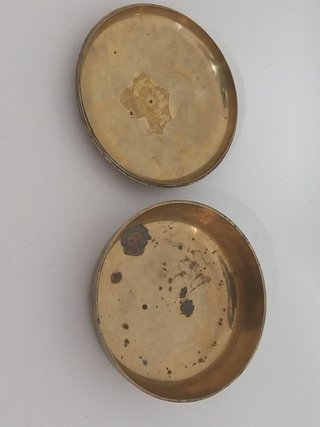 Cajita Alhajero Antiguo de Latón, tapa grabada