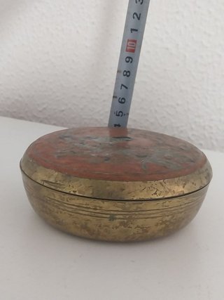 Cajita Alhajero Antiguo de Latón, tapa grabada