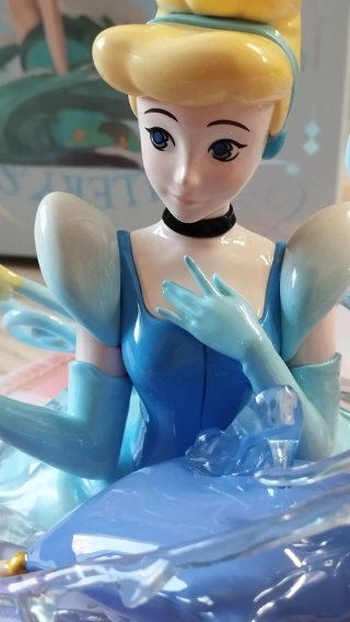 Figura Cenicienta Art Gallery Series II