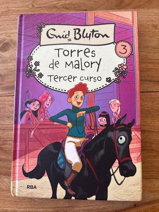 Pack de 6 libros de Torres de Malory