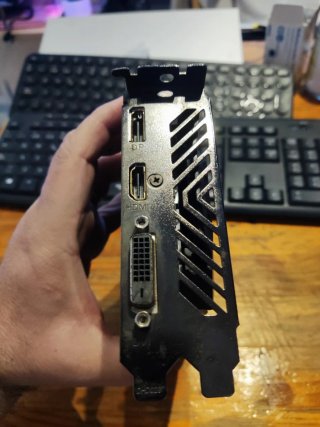 Gigabyte GeForce GTX 1650 Tarjeta Gráfica 4gb