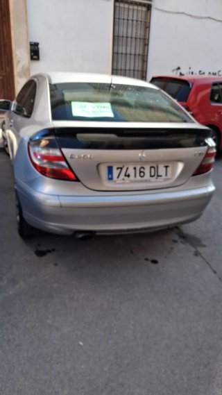 Mercedes-Benz Clase C 2005