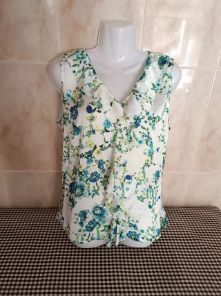 Blusa de raso con estampado floral