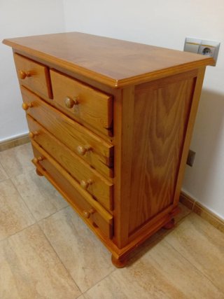 Cómoda 5 cajones madera pino