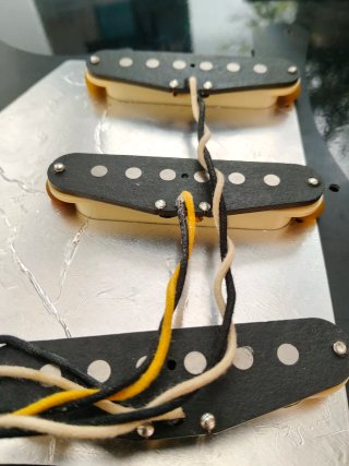 Golpeador Stratocaster Alnico III