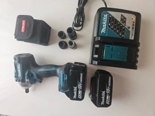 Taladro Percutor Makita + 2 Baterías + Cargador