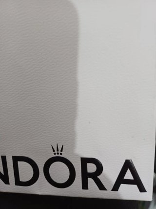 Bolsa y caja Pandora blanca