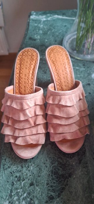 Zapatos Chie Mihara Rosas con Volantes