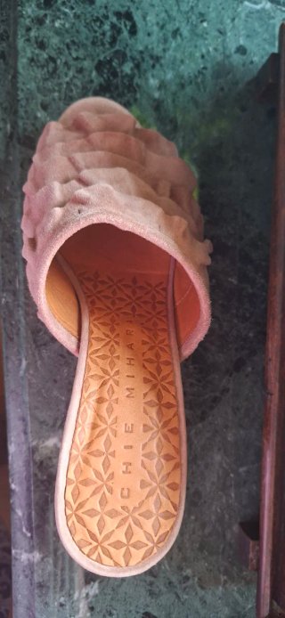 Zapatos Chie Mihara Rosas con Volantes