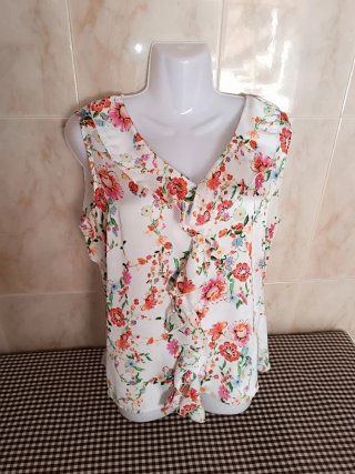 Blusa de raso con estampado floral