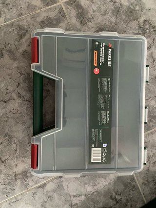 Caja de herramientas y caja de tornillos