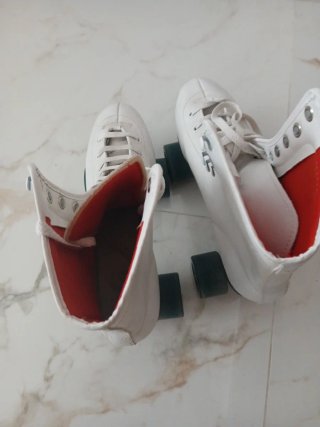 Patines en línea blancos