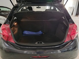 Peugeot 208 2014 (TAN SÓLO 132.000km)